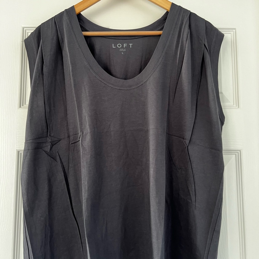 NWT LOFT Gray muscle tee